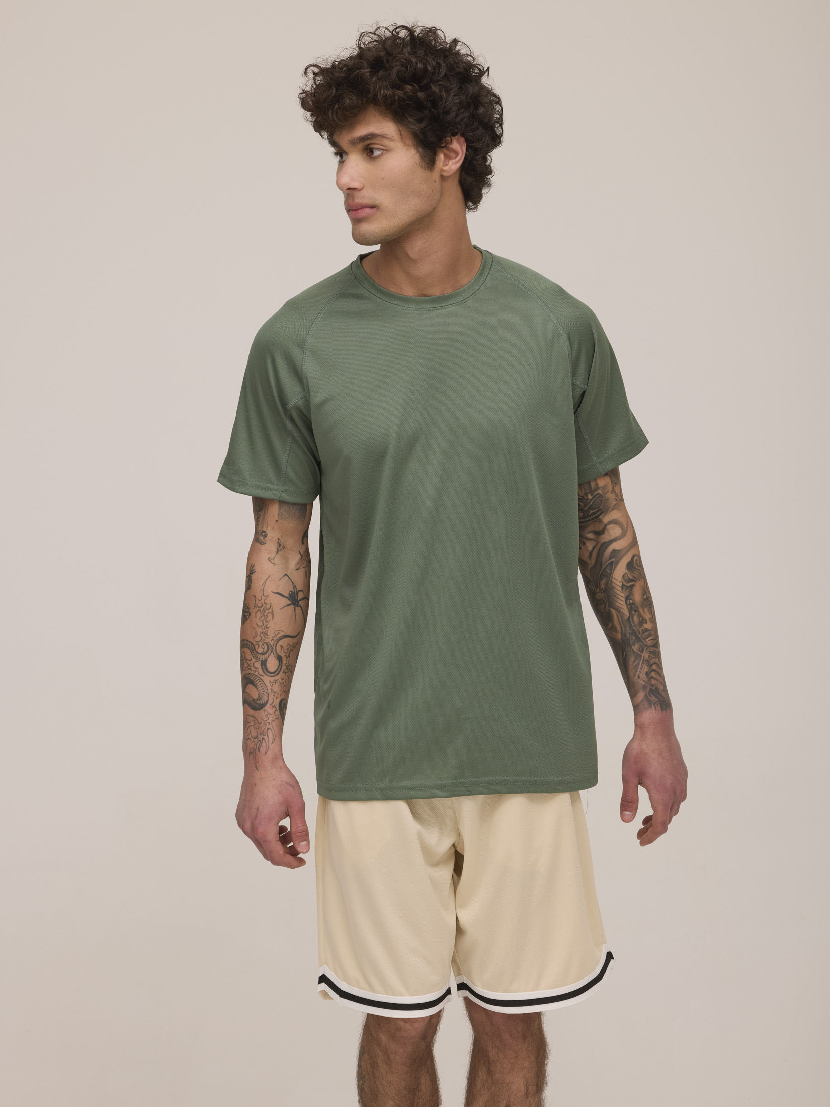 חולצת דרייפיט גבר צווארון עגול שרוול קצר ממותגת